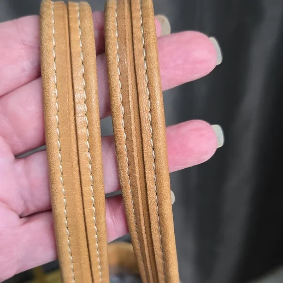 *SALE Coach VINTAGE Bleecker Tan and Cream Canvas Tote - Picture 4 of 16